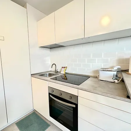 Cg5 - Reformado, 1 Dormitorio, Vistas, Centro 50 Metros Y Playa 700 Metros Apartamento